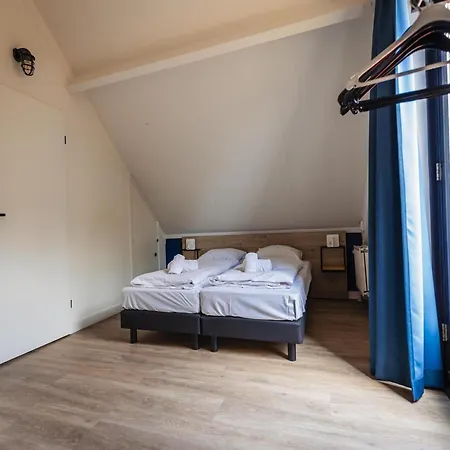 Holiday home Detached Holiday Near Nijmegen Ewijk